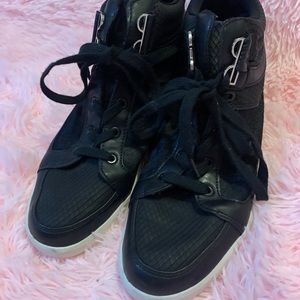 Calvin Klein Women’s Lyda Black Cow Silk Sneaker